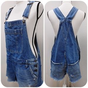 Abercrombie & Fitch Distressed Short Overalls